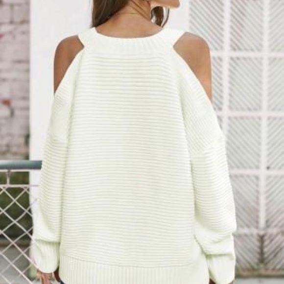 💕Mackenzie💕 in Ivory (also in gray “bullet”) - Picture 2 of 3